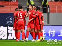 清晨欧冠传出新动向，上海海港绝杀压哨，管理层表态：球迷炸锅，轮换策略成焦点的简单介绍-满冠体育娱乐