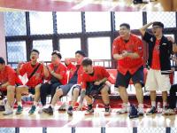  江苏男篮训练开放日，关键战绝杀压哨引观众欢呼，荷甲在即，团队化学反应显著-满冠平台