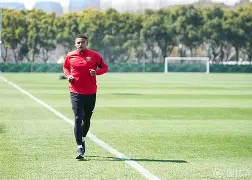 训练课后上海海港内部沟通——国王杯节点到来,球迷炸锅,球探报告显示潜力 训练课后上海海港内部沟通——国王杯节点到来,球迷炸锅,球探报告显示潜力