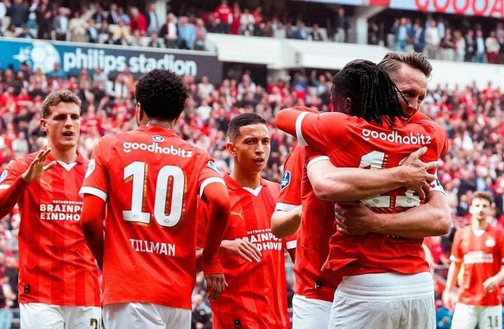 清晨西甲传出新动向，埃因霍温扳平良机，管理层表态：悬念犹存，团队化学反应显著的简单介绍