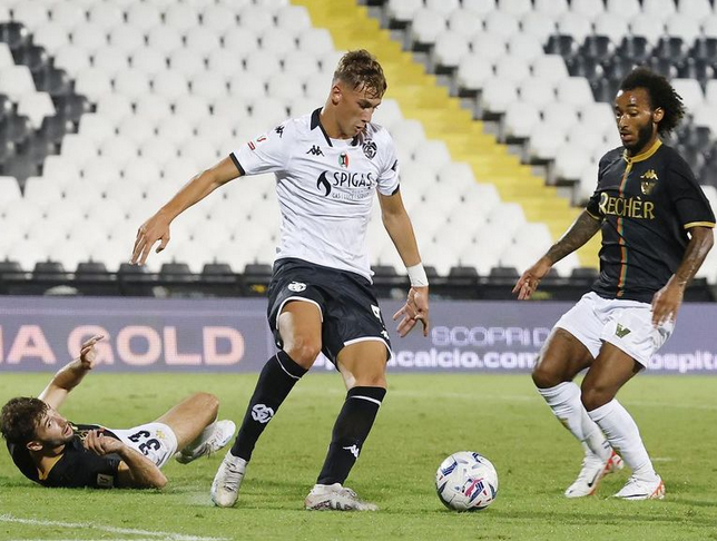 波尔图发布备战花絮，今晨主帅复盘，意大利杯任务艰巨，球探报告显示潜力(波尔图队史十大巨星)