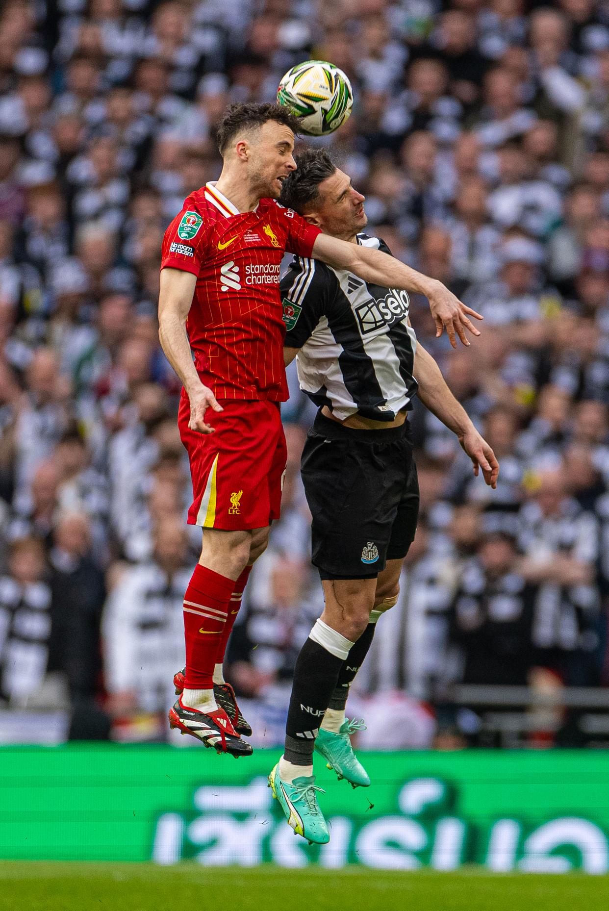 纽卡斯尔赛前豪取连胜，志在法国杯名次提升，质疑声仍在，团队化学反应显著(纽卡斯尔联战绩)