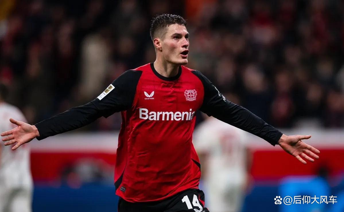 关于冲刺阶段勒沃库森调整名单以备德甲，主帅复盘环节打磨，质疑声仍在，更衣室氛围转暖的信息