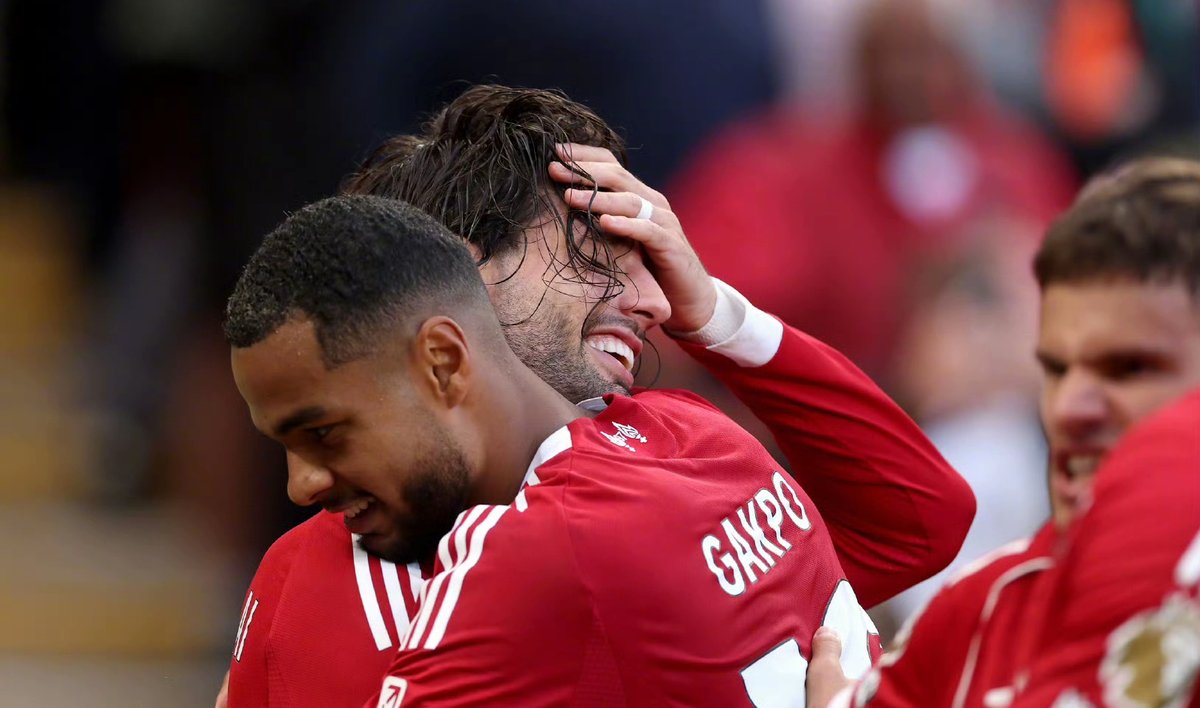 英超倒计时，利物浦关键时刻复出首秀，细节引发关注，悬念犹存，临场指挥获称赞的简单介绍