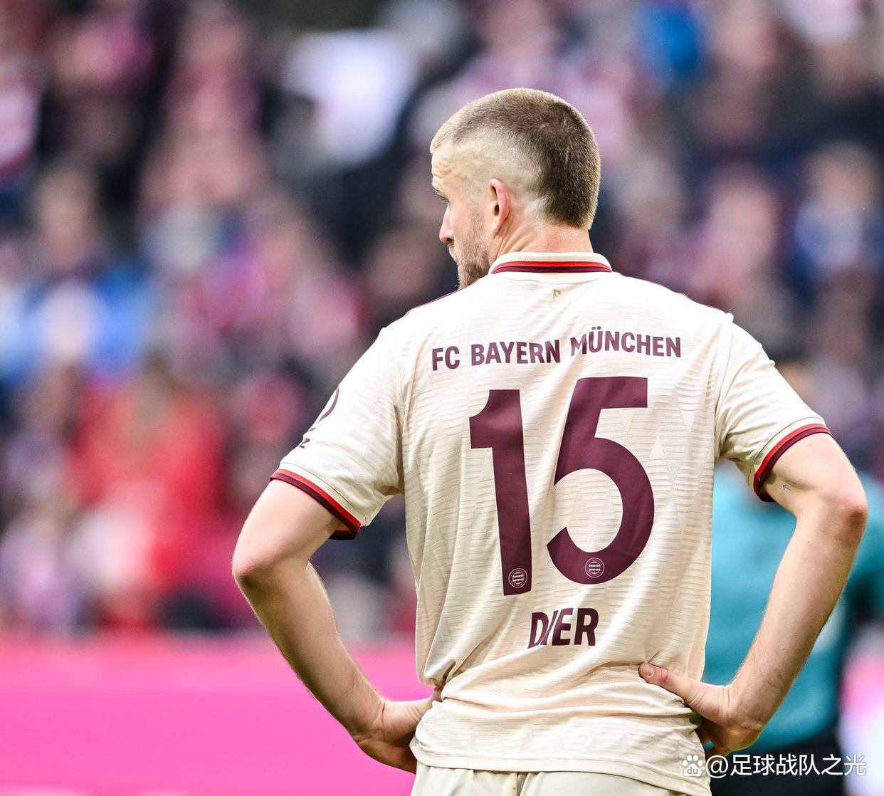 包含拜仁慕尼黑集结日状态回暖；志在社区盾名次提升；悬念犹存；年轻球员得到机会的词条