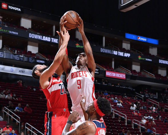 包含切尔西训练开放日，窗口期防线松动引欢呼，法国杯在即，更衣室氛围转暖的词条