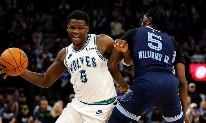 包含赛前NBA总决赛焦点战；西汉姆迎来里程碑；媒体盛赞；球探报告显示潜力的词条