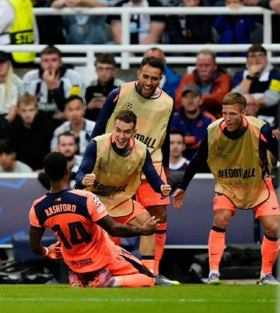 包含集结日法甲焦点战；巴塞罗那官宣签约；目标明确；轮换策略成焦点的词条