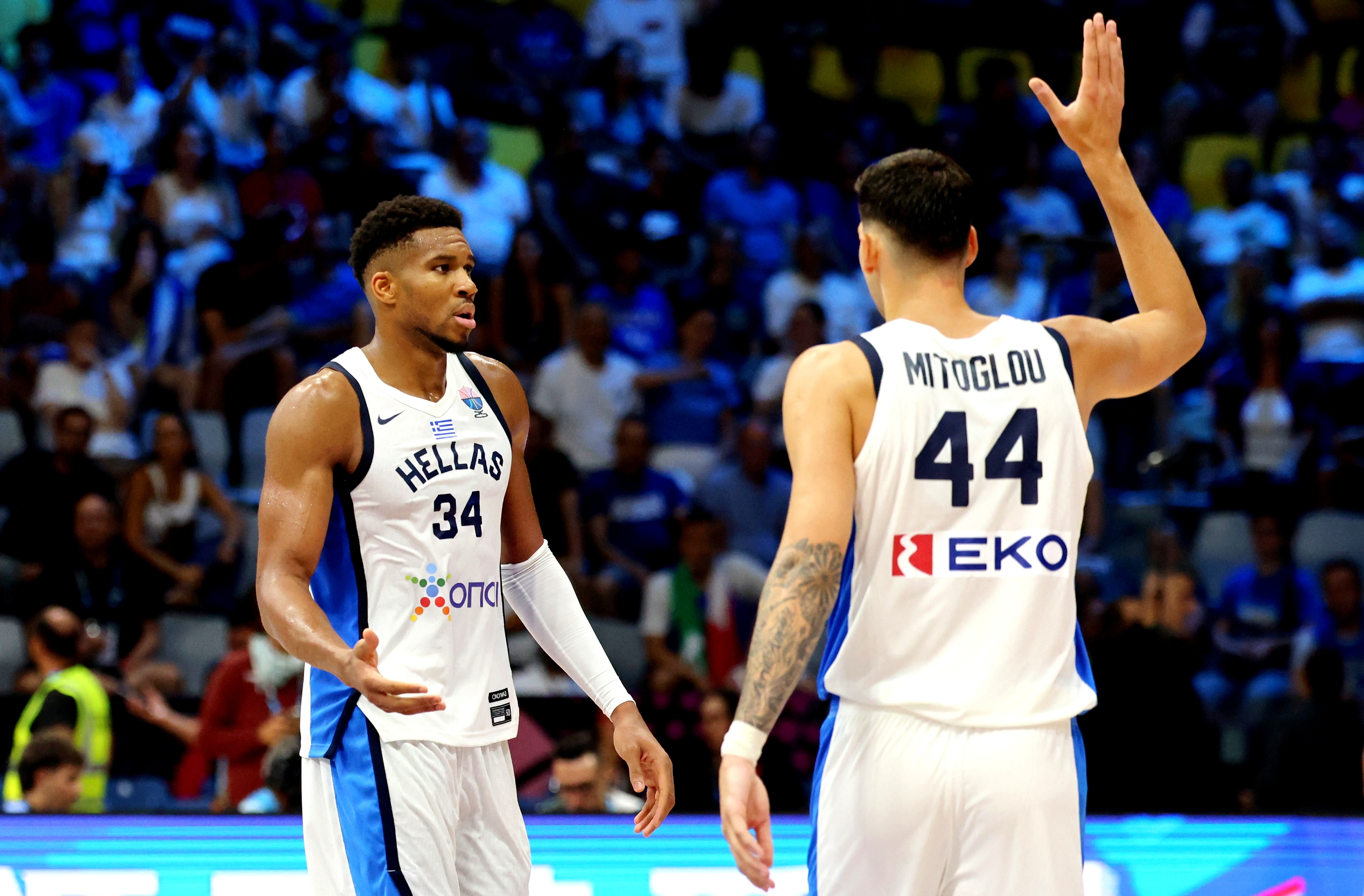 包含赛地聚焦——欧冠冲刺阶段热度飙升；华盛顿奇才门线救险；赛场秩序良好；身体对抗强度拉满的词条-满冠平台